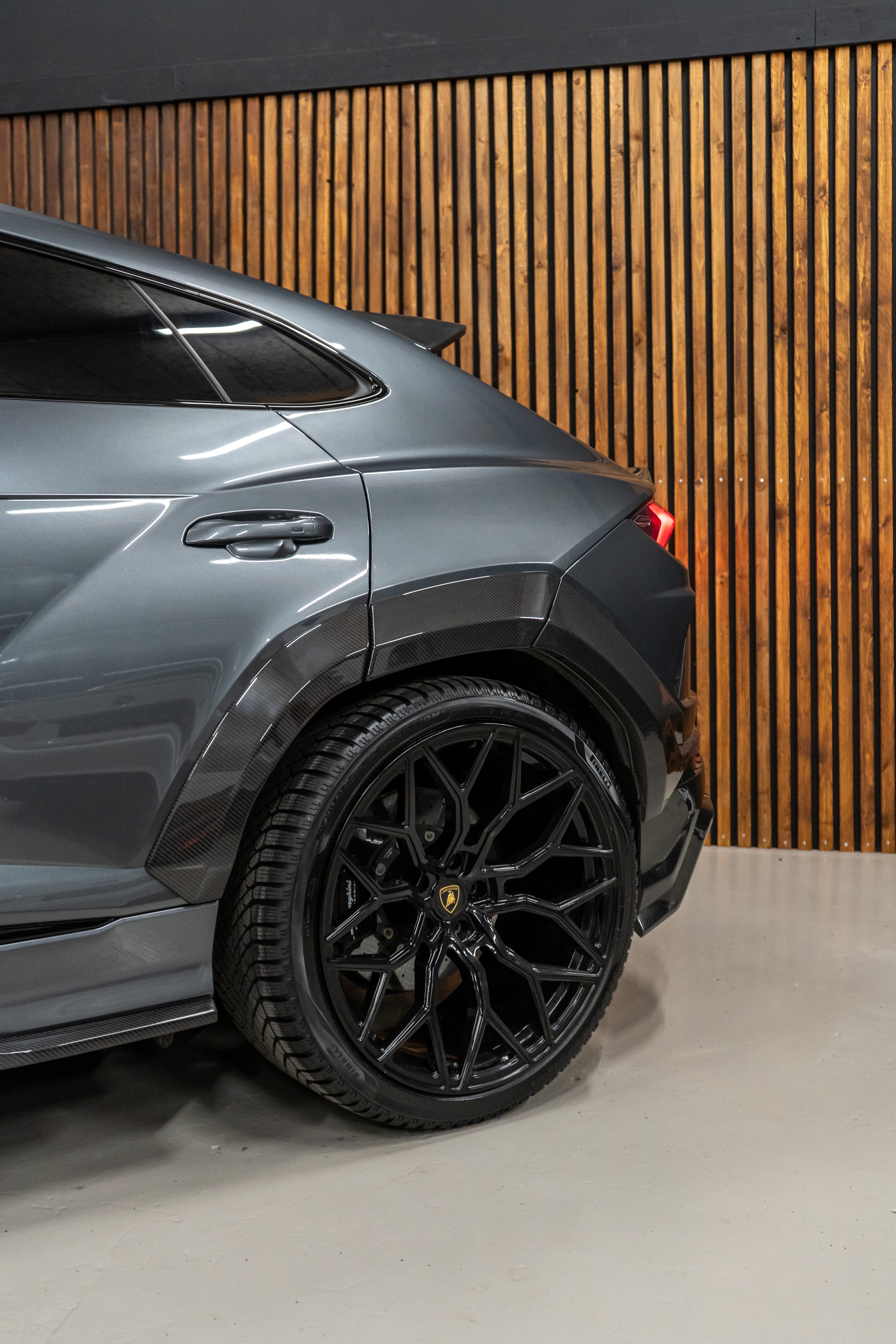 Lamborghini Urus Carbon Kotflügelverbreiterungen - CT Design